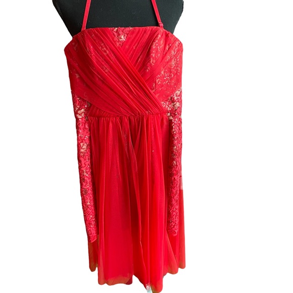 BCBG Vienna Red Sequins and Lace dress with Tulle overlay size 0 - Picture 6 of 7